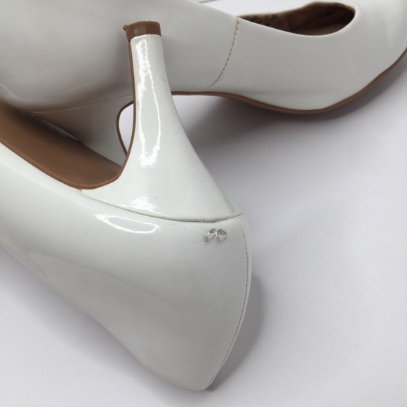 CL by Laundry Heels - Picture 8 of 8